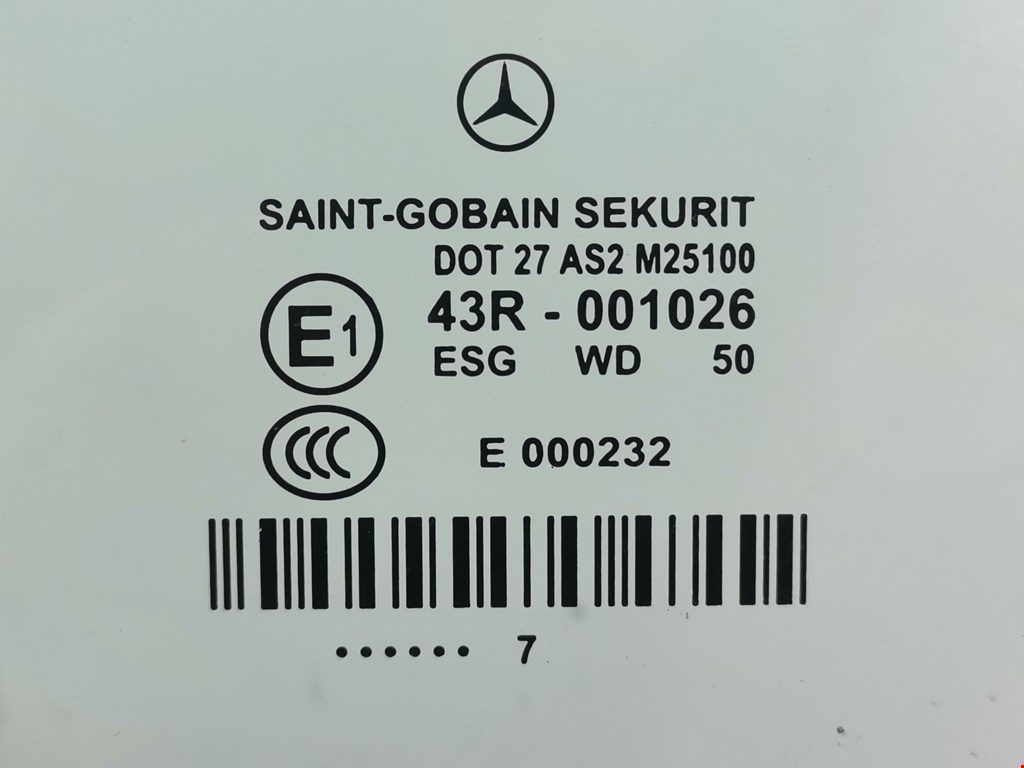 Стекло двери переднее левое MERCEDES-BENZ CLS-Class C219 2004-2010