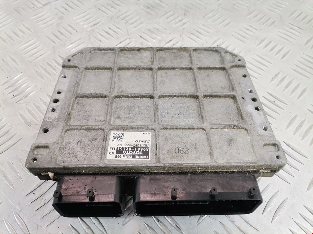 Блок управления двигателя (ЭБУ) TOYOTA Auris E150 2006-2012