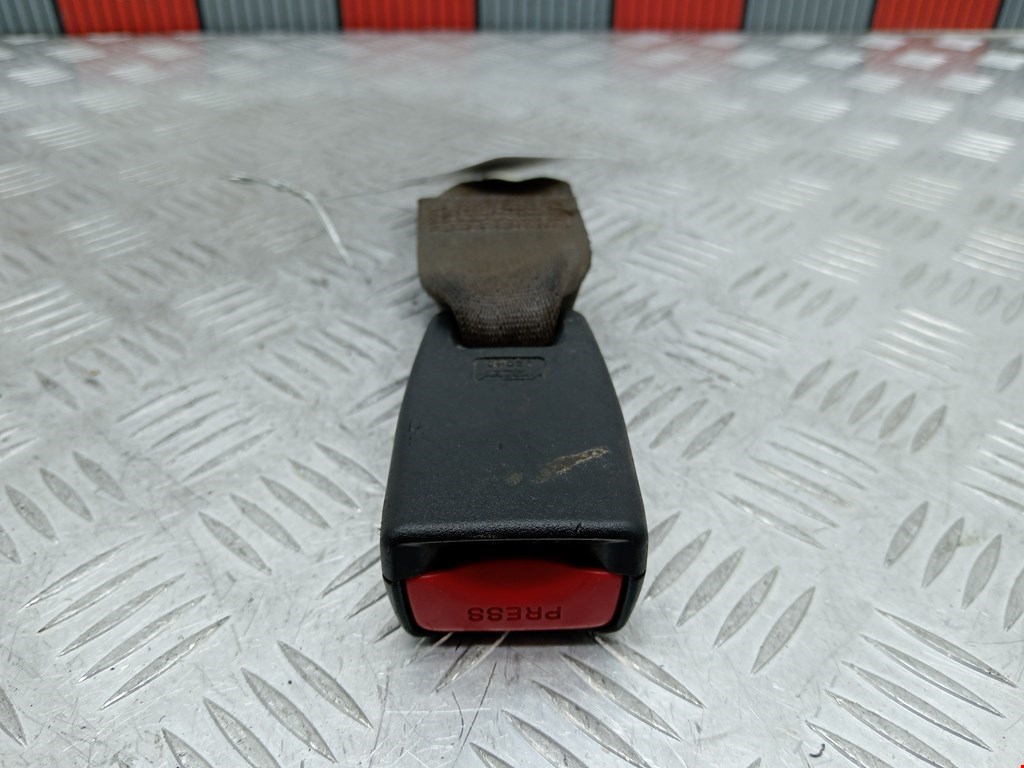 Замок ремня безопасности (преднатяжитель ремня безопасности) Ford Ranger 2 (2006-2011)