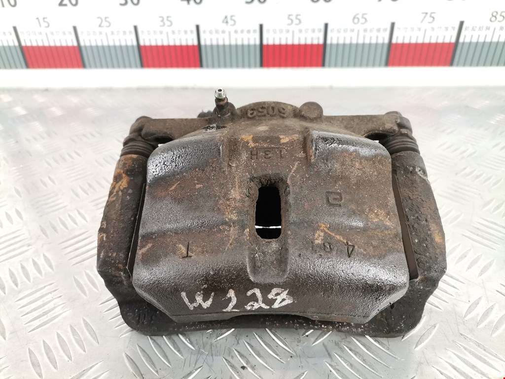 Суппорт передний правый NISSAN Qashqai J10 2006-2013