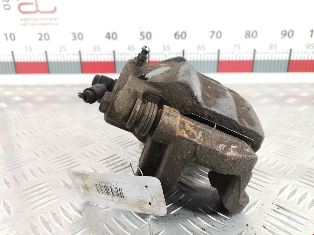 Суппорт передний правый NISSAN Qashqai J10 2006-2013