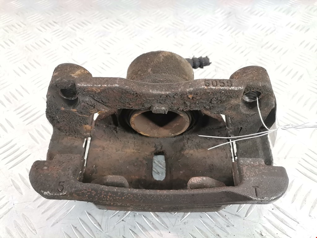 Суппорт передний правый NISSAN Qashqai J10 2006-2013