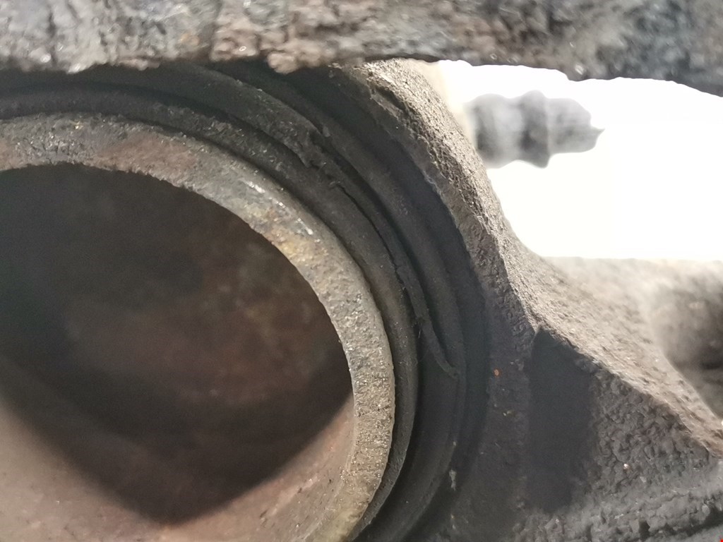 Суппорт передний правый NISSAN Qashqai J10 2006-2013