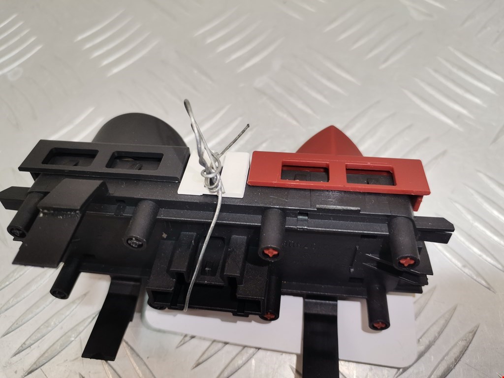 Кнопка аварийной сигнализации (аварийки) RENAULT Megane II 2002-2009