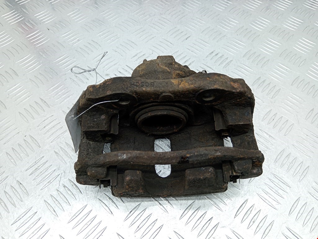 Суппорт передний правый CITROEN Berlingo 1996-2012