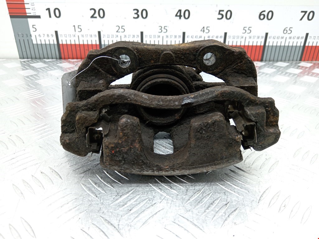 Суппорт передний правый CITROEN Berlingo 1996-2012