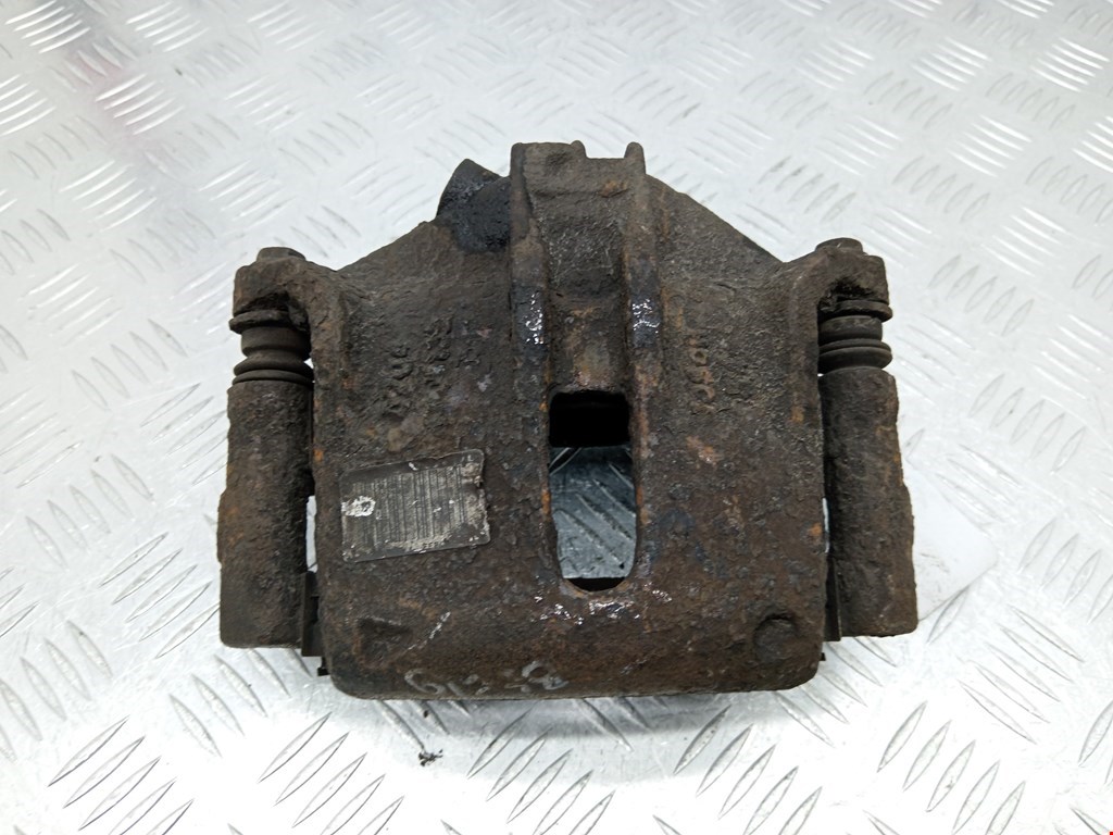 Суппорт передний правый CITROEN Berlingo 1996-2012