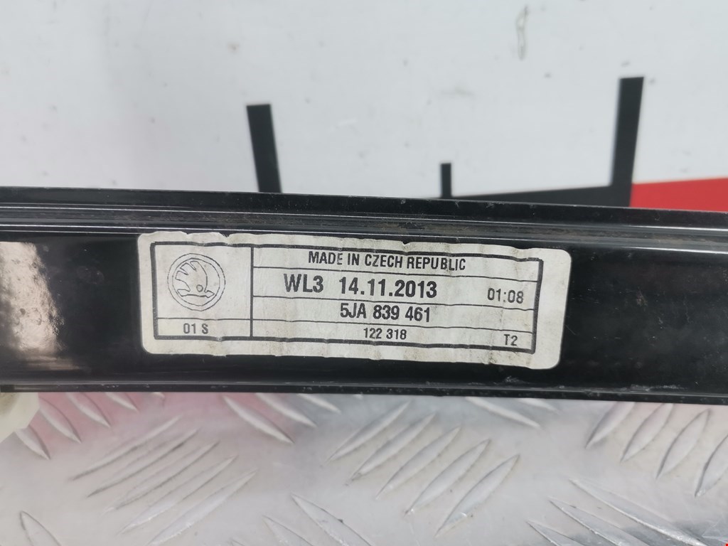 Стеклоподъемник задний левый SKODA Rapid 2012-2020