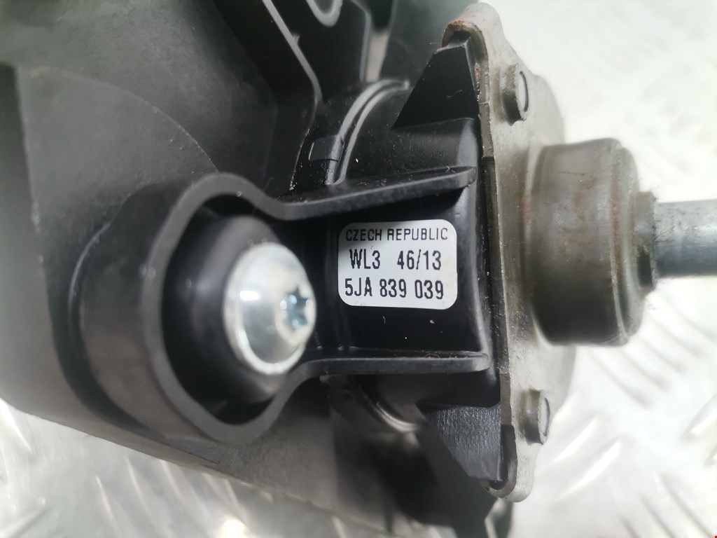 Стеклоподъемник задний левый SKODA Rapid 2012-2020