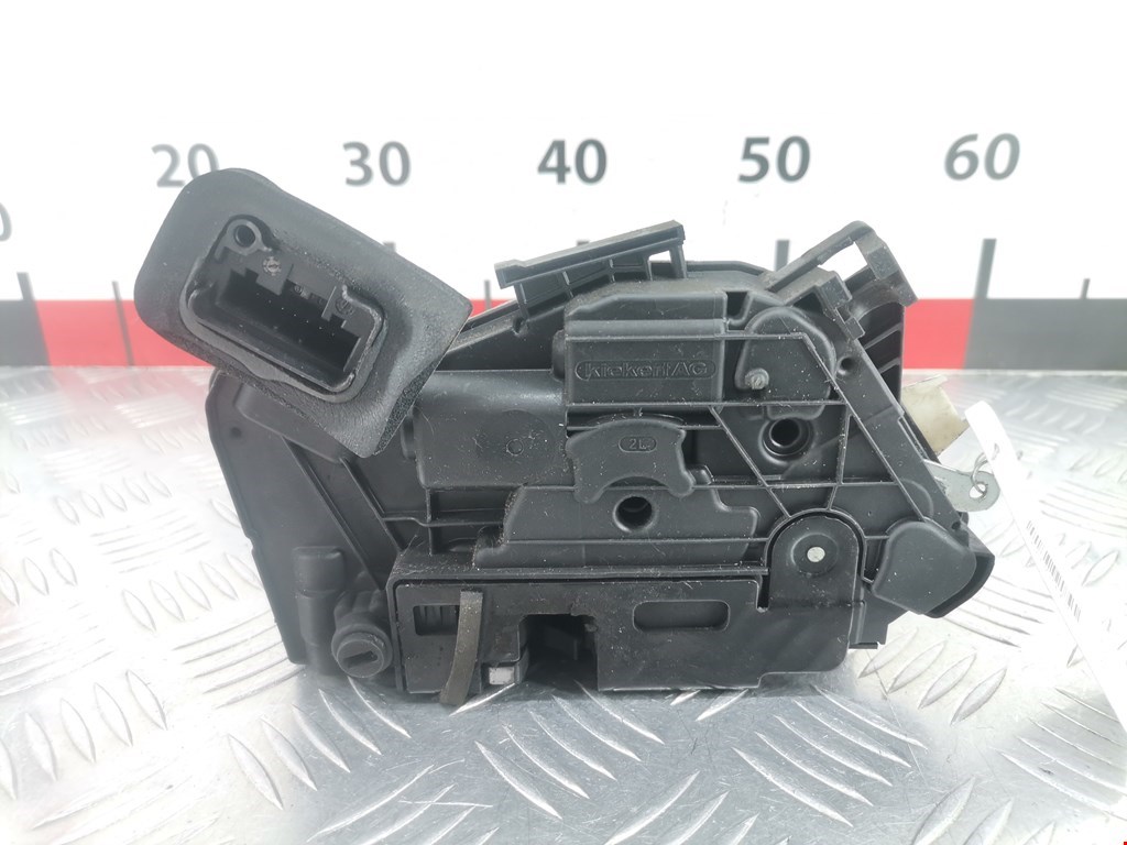 Замок двери задней левой SKODA Rapid 2012-2020