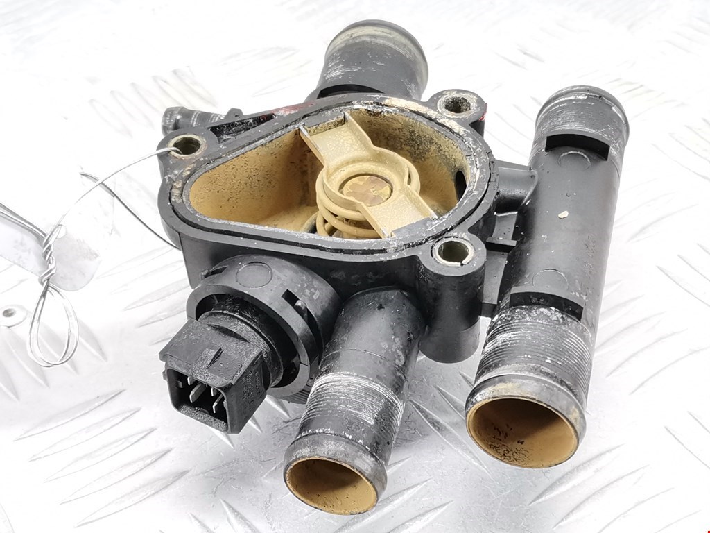 Корпус термостата RENAULT Trafic II 2001-2014