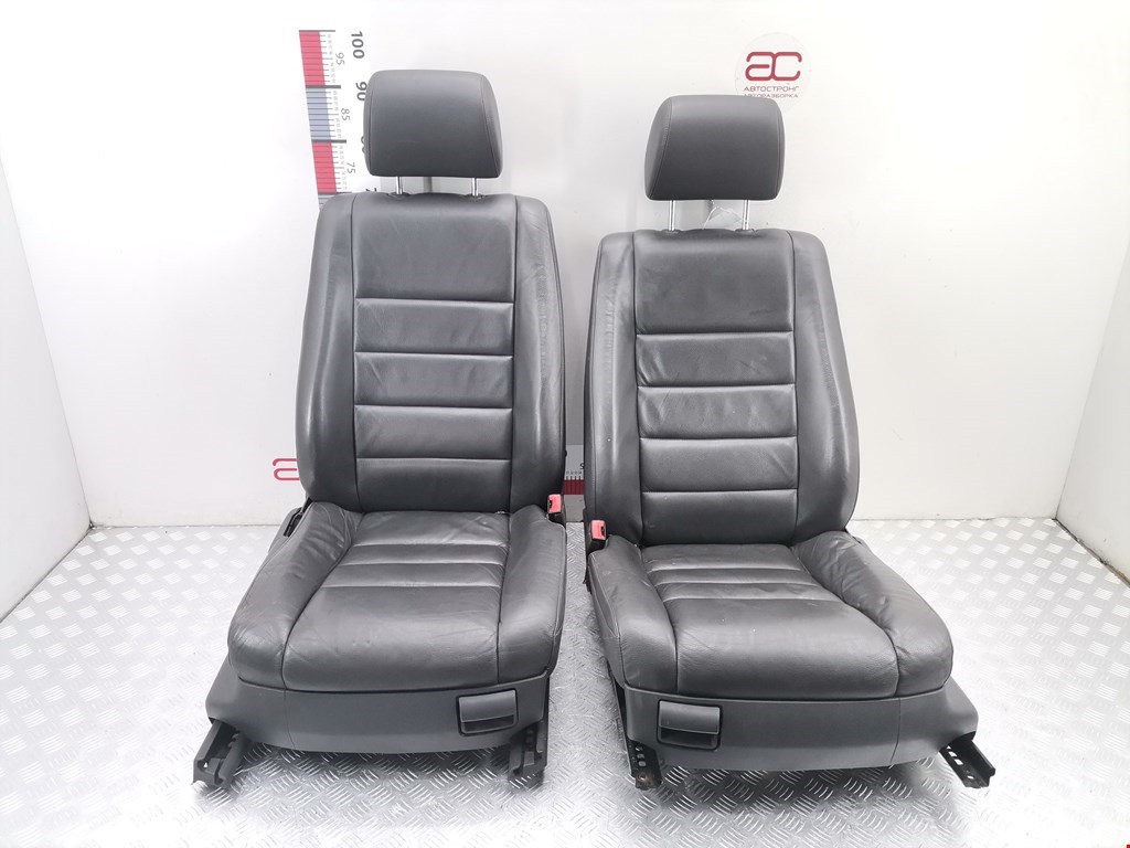 Комплект (К-кт) сидений VOLKSWAGEN Touareg 2002-2010