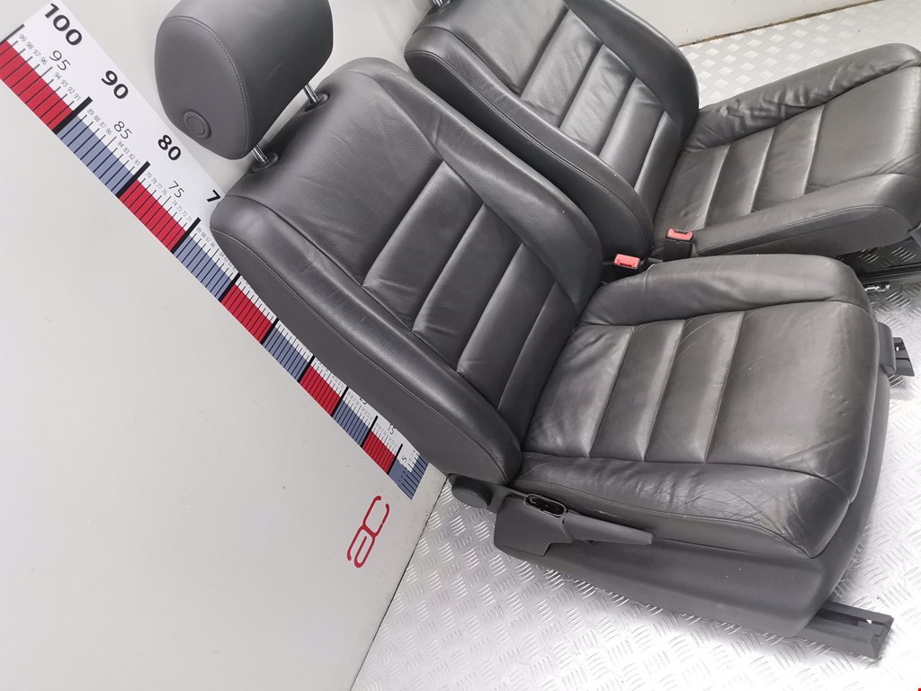 Комплект (К-кт) сидений VOLKSWAGEN Touareg 2002-2010