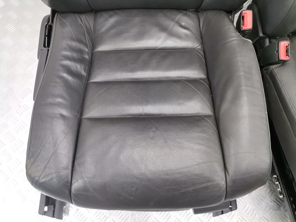 Комплект (К-кт) сидений VOLKSWAGEN Touareg 2002-2010