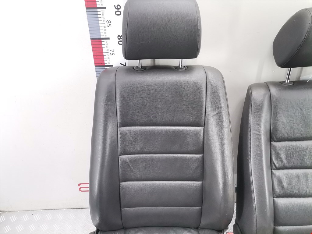 Комплект (К-кт) сидений VOLKSWAGEN Touareg 2002-2010