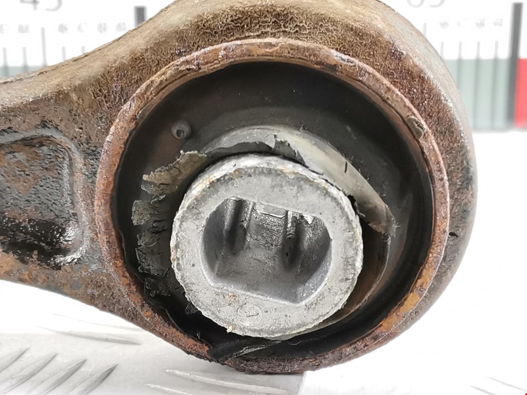 Рычаг передний левый CHRYSLER 300 C 2004-2010