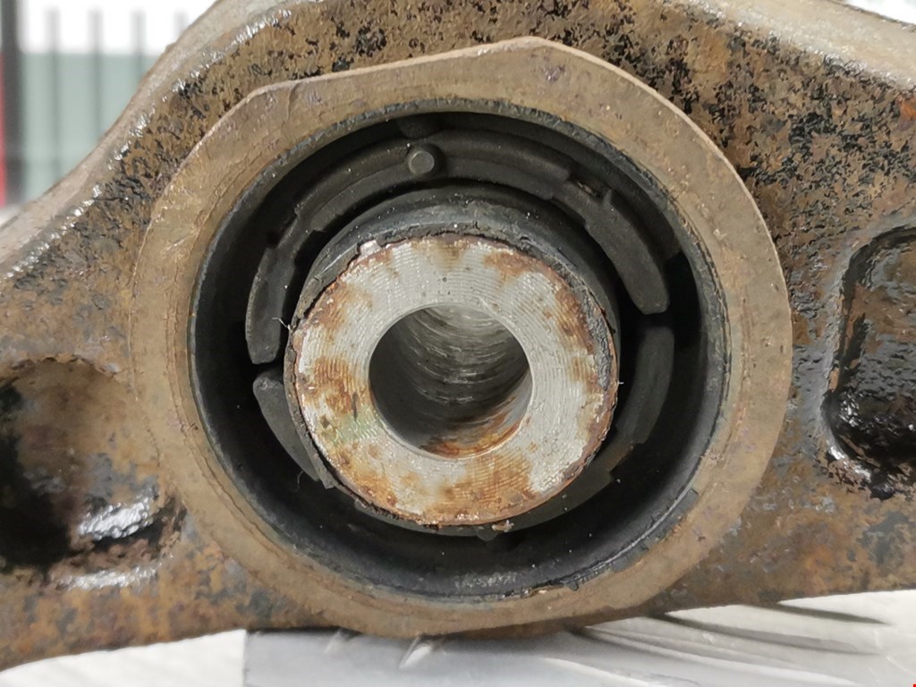 Рычаг передний левый CHRYSLER 300 C 2004-2010