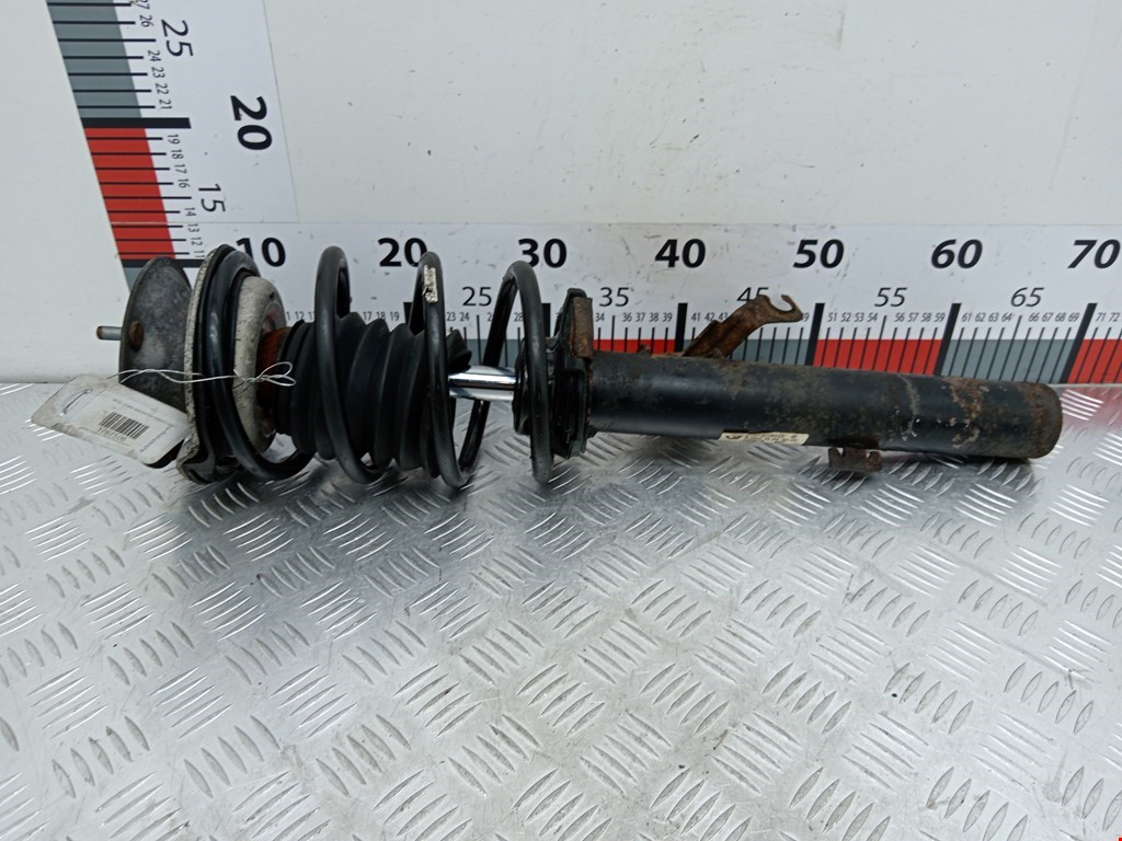 Стойка амортизатора переднего левого BMW 3-Series (E90/E91/E92/E93) (2004-2013)