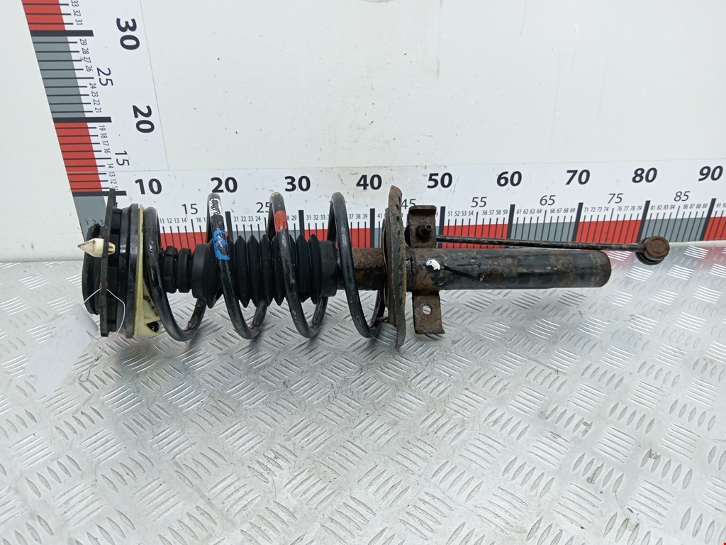 Стойка амортизатора переднего левого Renault Megane 2 (2002-2009)