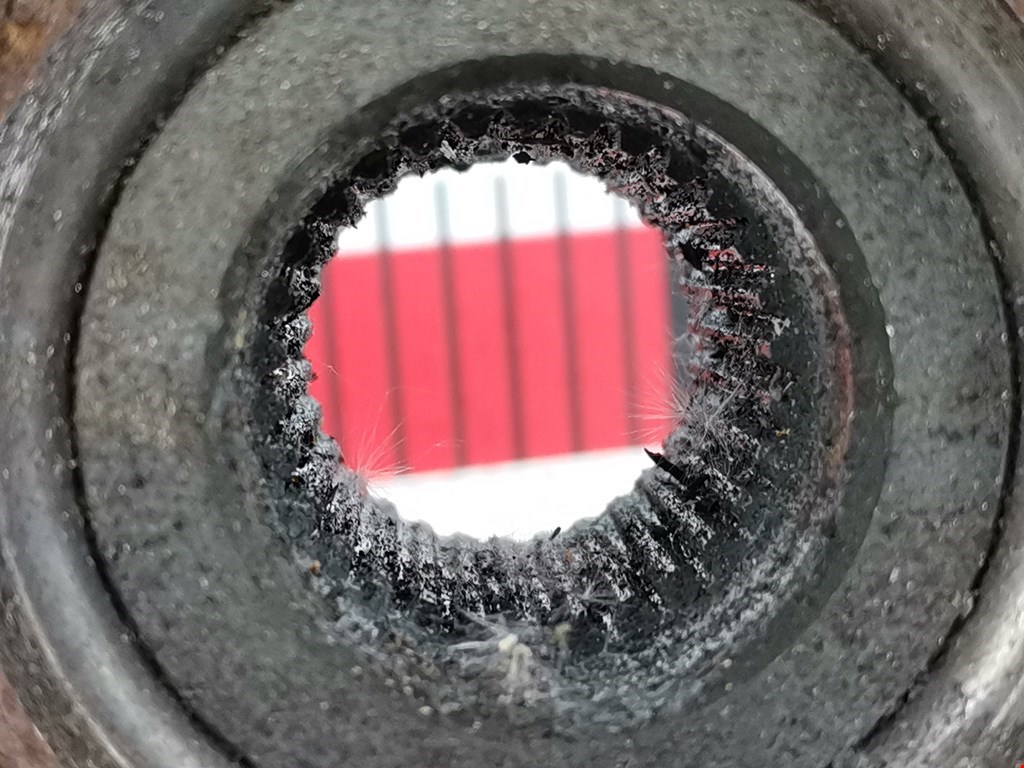 Ступица передняя правая VOLKSWAGEN Touareg 2002-2010