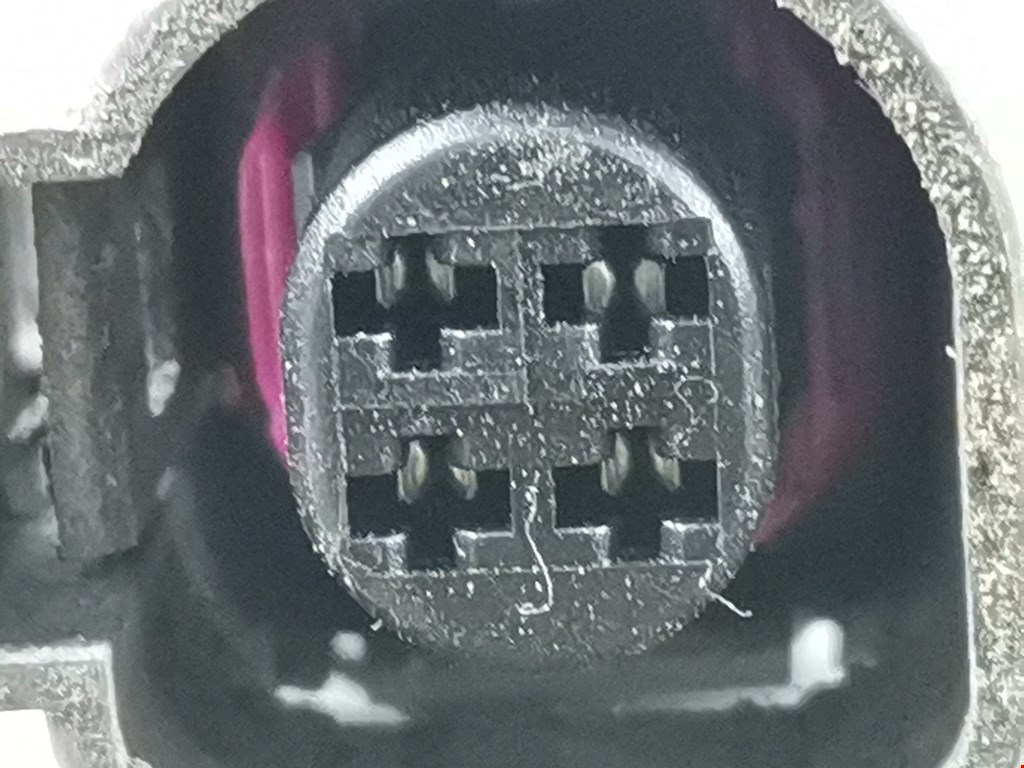 Ступица передняя правая VOLKSWAGEN Touareg 2002-2010