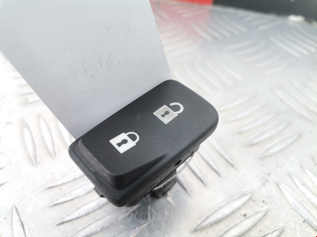 Кнопка центрального замка VOLVO V50 I 2004-2012