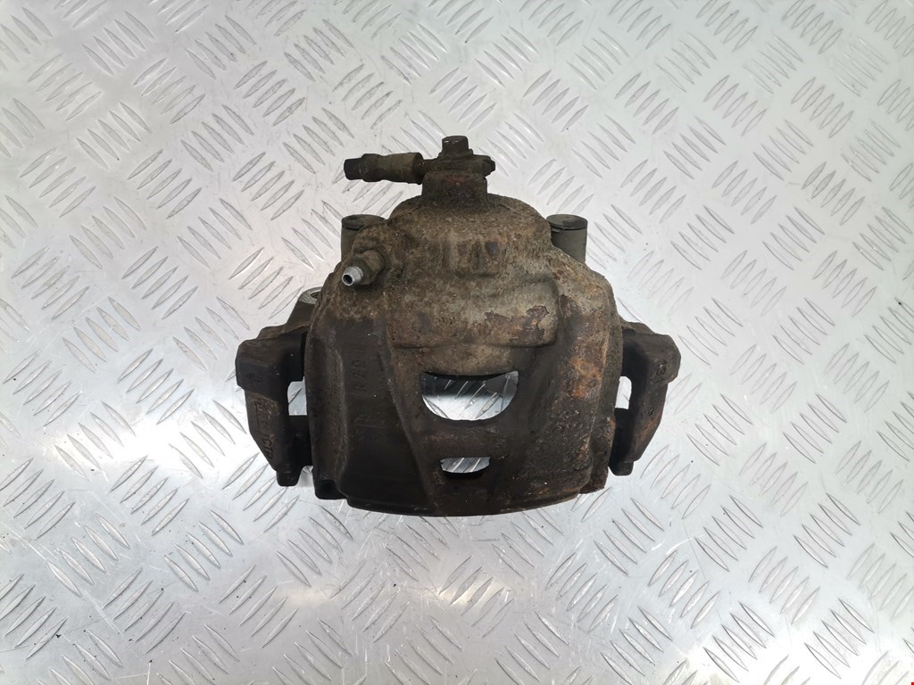 Суппорт передний правый AUDI Q3 I 2011-2018