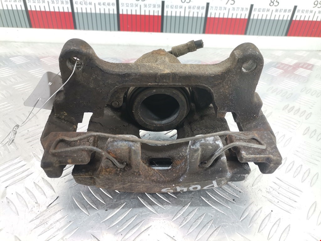 Суппорт передний правый AUDI Q3 I 2011-2018