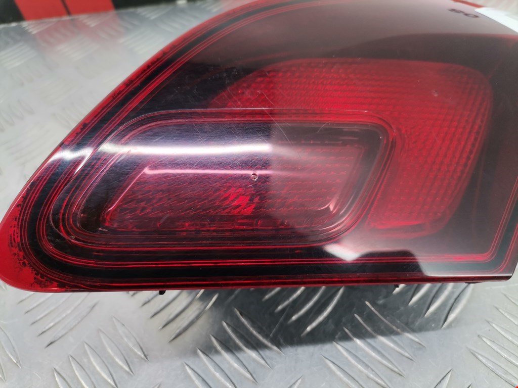 Фонарь задний внутренний правый OPEL Astra J 2009-2017