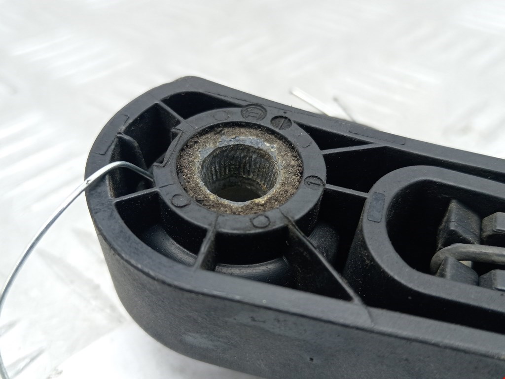 Поводок дворника задний (заднего) PEUGEOT 206 1998-2012