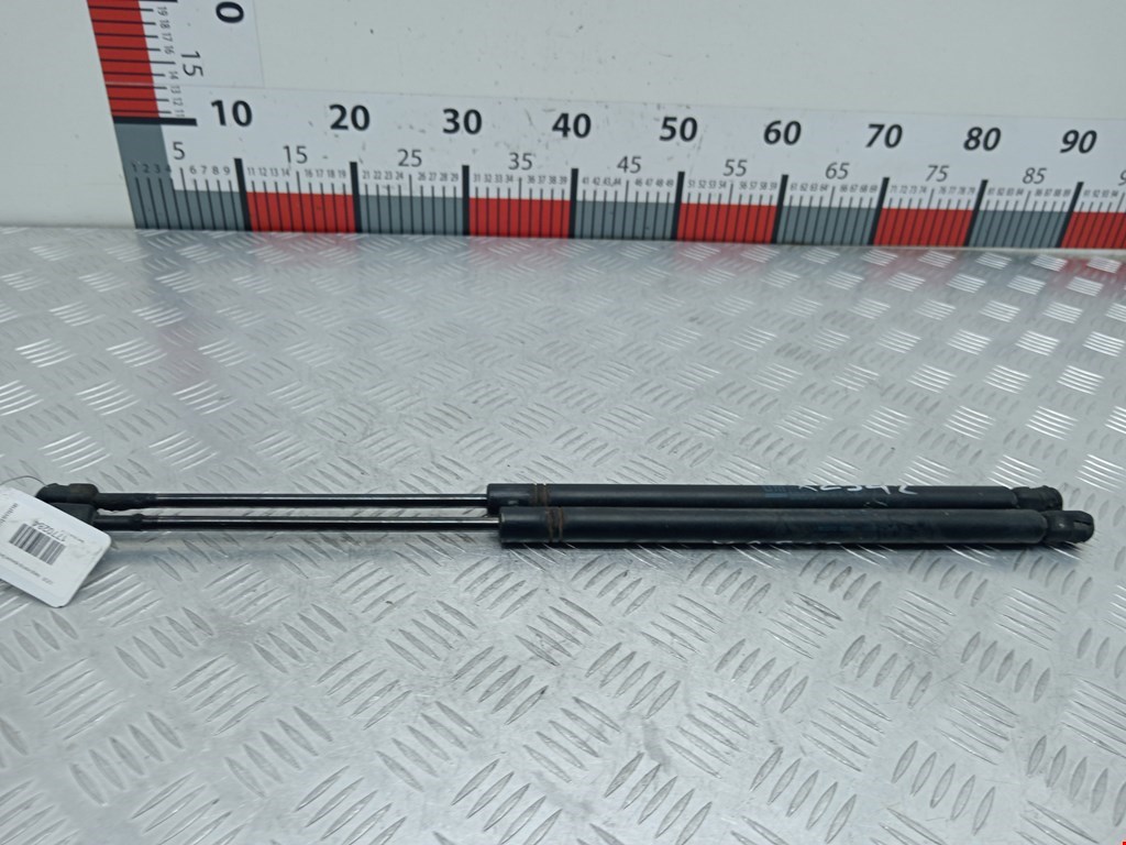 Амортизатор крышки (двери) багажника SEAT Ibiza 1993-2002