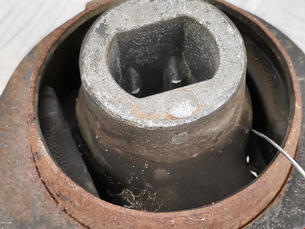 Рычаг передний правый CHRYSLER 300 C 2004-2010