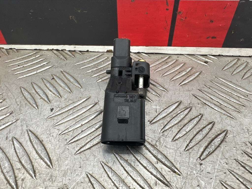 Датчик положения коленвала AUDI A4 B7 2004-2007