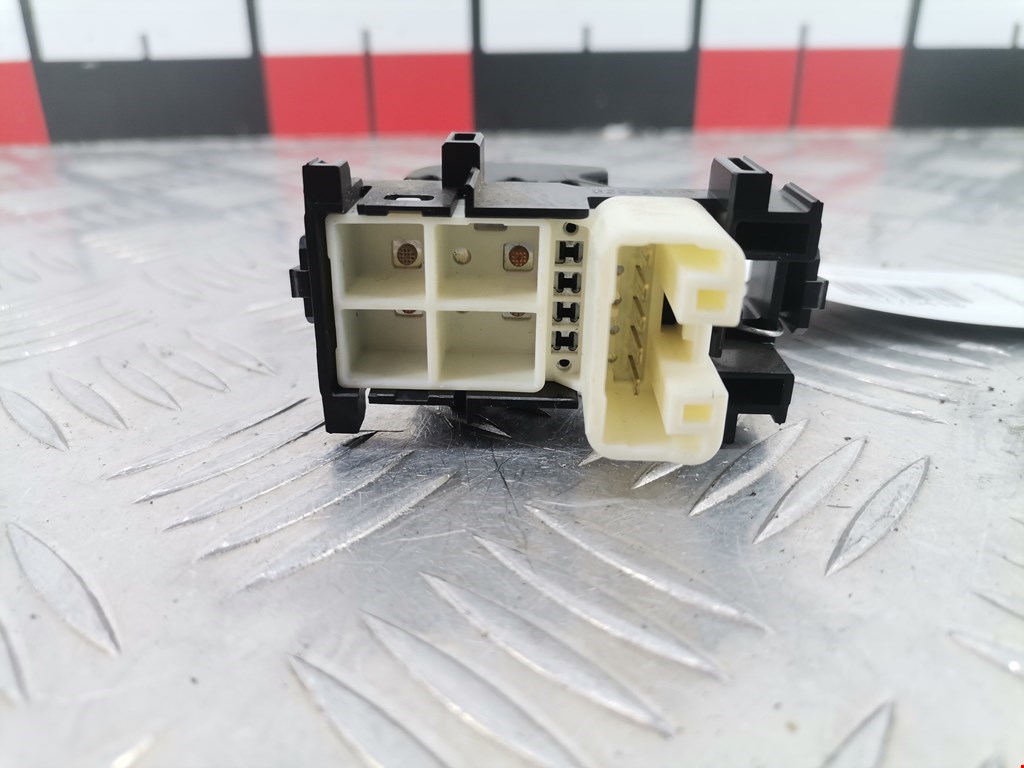 Кнопка стеклоподъемника TOYOTA RAV 4 XA30 2006-2012