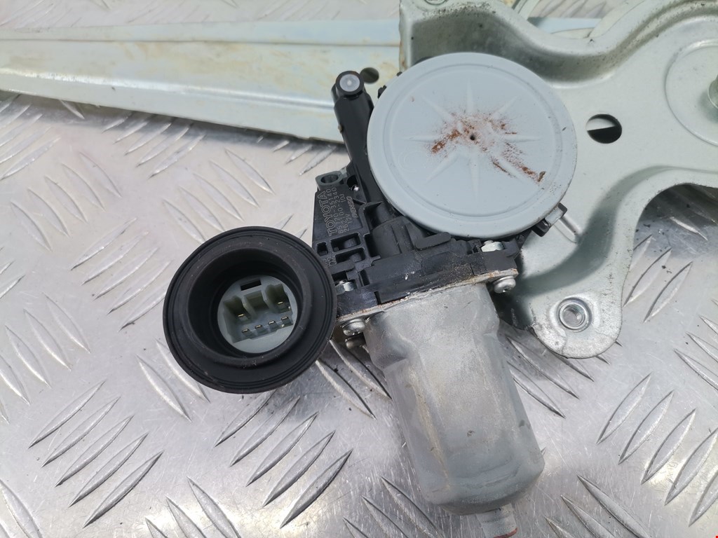 Стеклоподъемник задний правый TOYOTA RAV 4 XA30 2006-2012