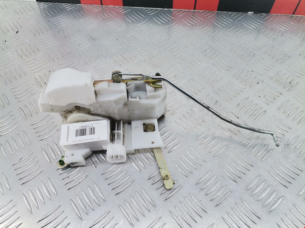 Замок двери передней правой TOYOTA Avensis 1997-2003