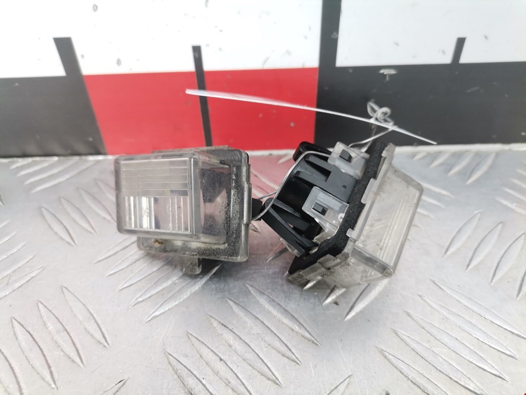 Фонарь подсветки номера MERCEDES-BENZ C-Class C-klasse W204 2007-2015