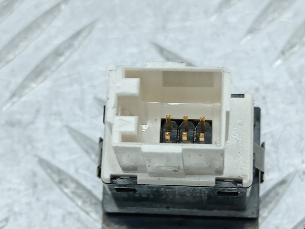 Кнопка антипробуксовочной системы AUDI A3 8P 2003-2013