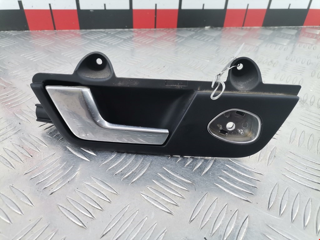 Ручка дверная задняя внутренняя левая AUDI A4 B6 2001-2005