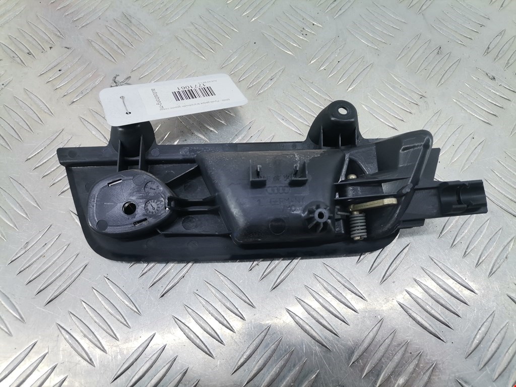 Ручка дверная задняя внутренняя левая AUDI A4 B6 2001-2005