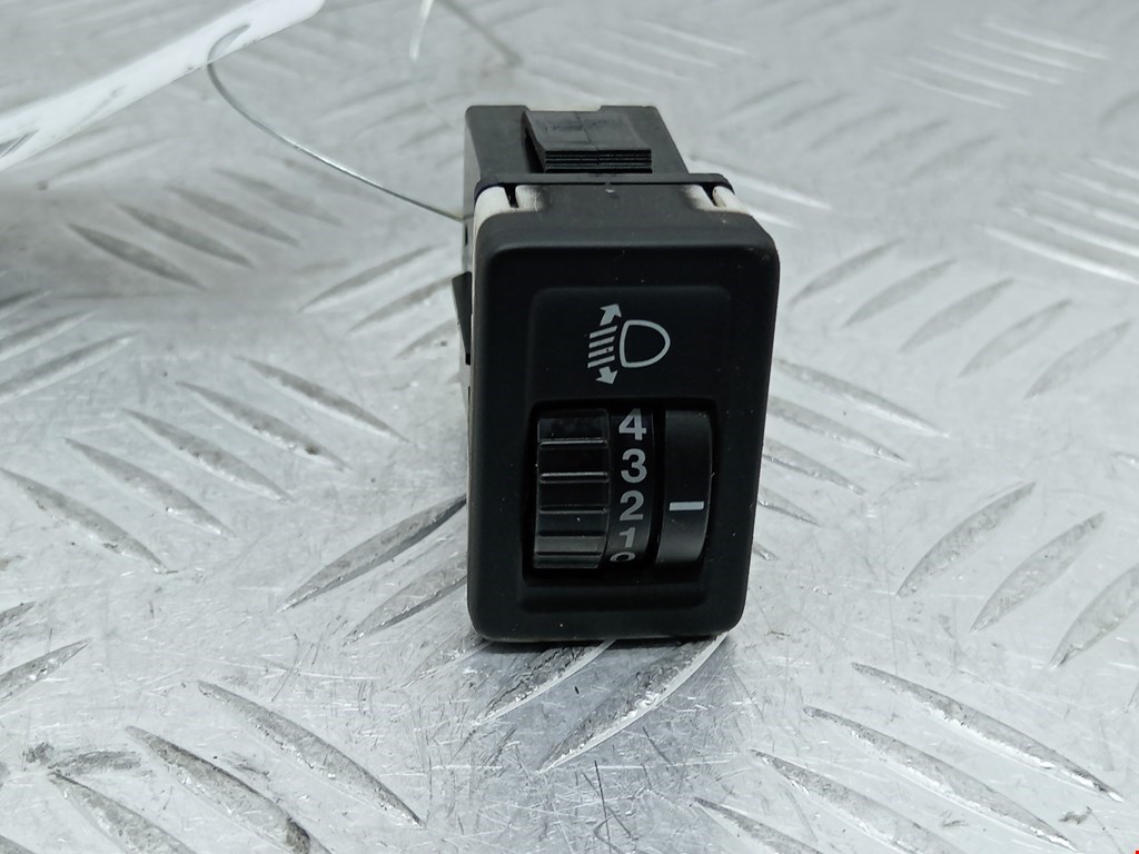 Кнопка корректора фар SUZUKI Splash 2008-2015