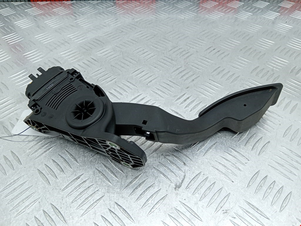 Педаль газа SUZUKI Splash 2008-2015