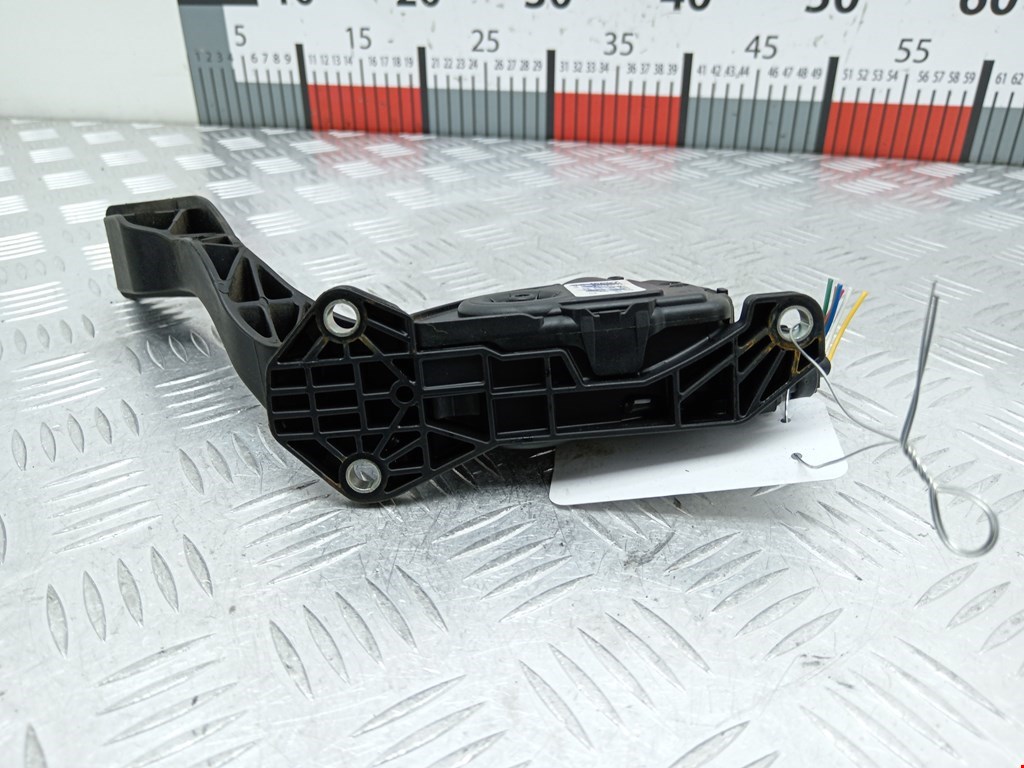 Педаль газа SUZUKI Splash 2008-2015