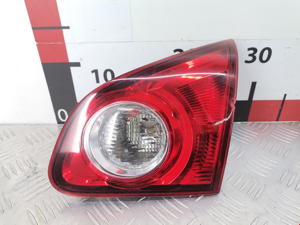 Фонарь задний внутренний правый NISSAN Qashqai J10 2006-2013