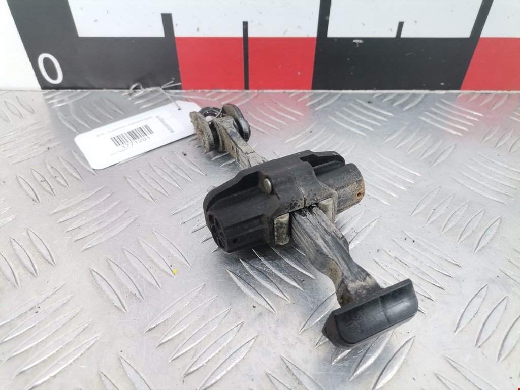 Ограничитель открывания двери FORD Fiesta 2008-2012