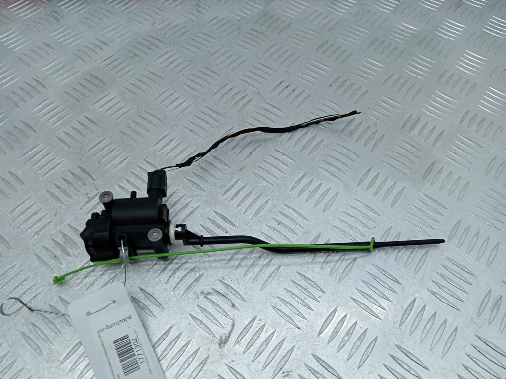 Сервопривод (электропривод моторчик привода) лючка бензобака BMW 5-Series (F07/F10/F11/F18) (2009-2017)