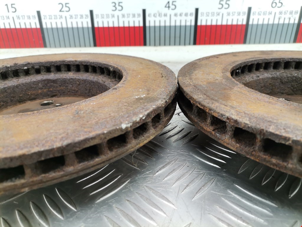 Диск тормозной передний TOYOTA Prius II XW20 2003-2012