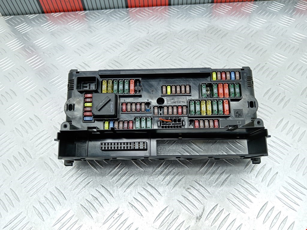 Датчик уровня в бачок омывателя BMW 5er 5 серия F10/F11/F07 2009-2017