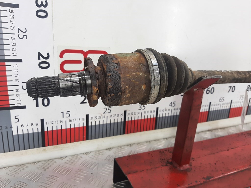 Полуось (привод, приводной вал) задняя правая SUBARU Impreza 1992-2000