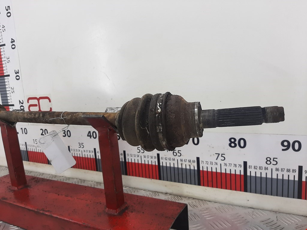 Полуось (привод, приводной вал) задняя правая SUBARU Impreza 1992-2000